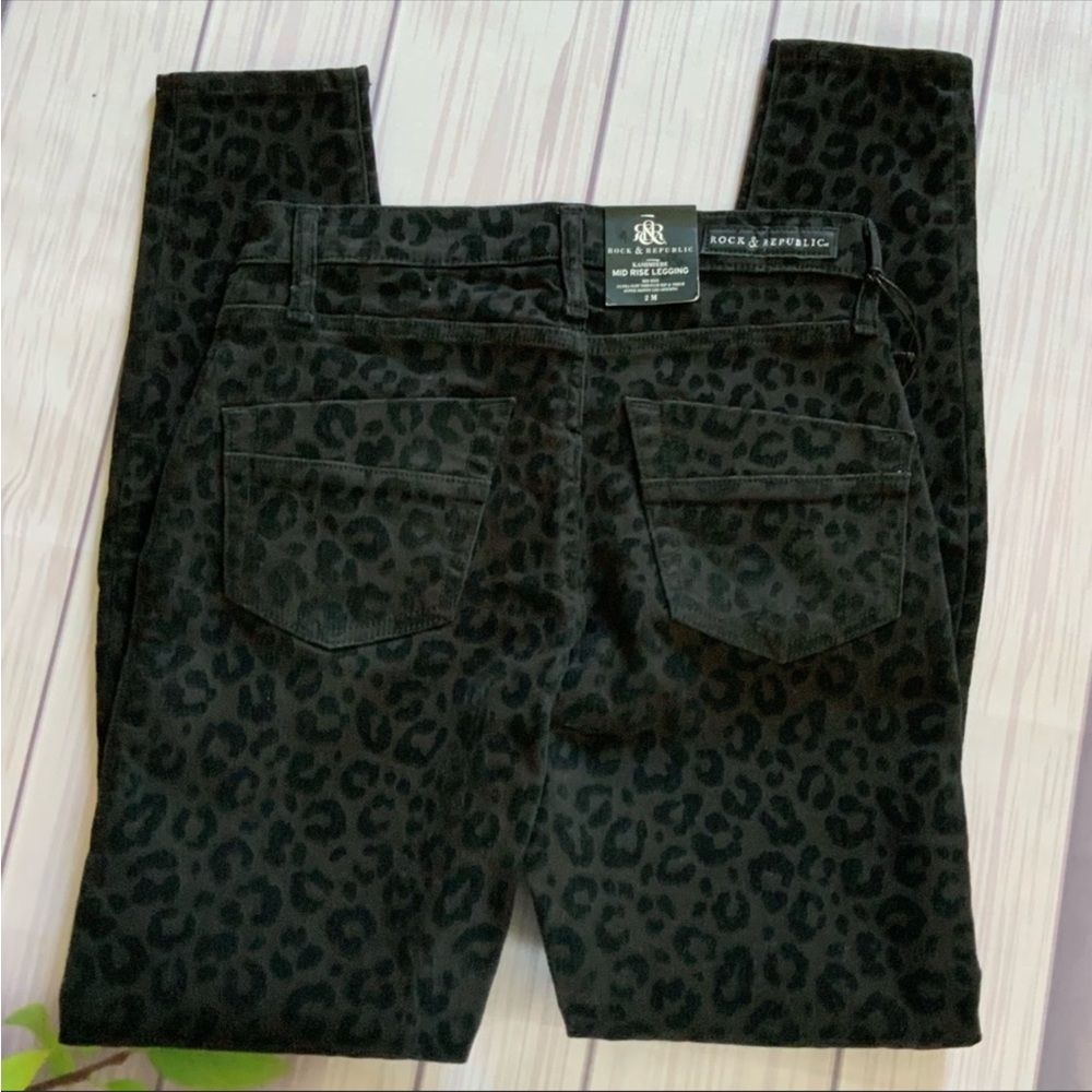 NWT Rock & Republic Black Mid Rise Kashmiere Animal Print Legging Jeans, Size 2 - Picture 4 of 12